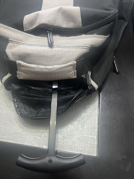 Mochila united colors of benetton com roda