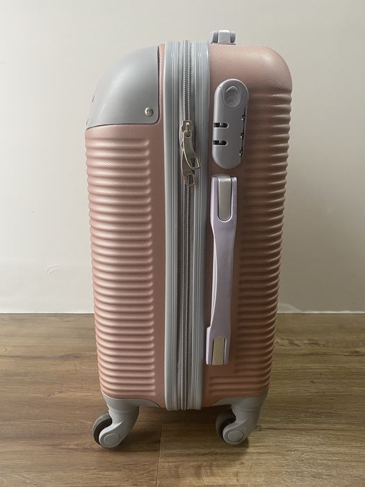 Mala de Cabine Rígida com Rodas e Cadeado