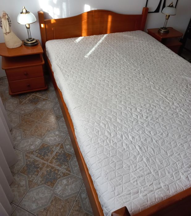 Drewniane łóżko sosnowe 140/200 + szafki
