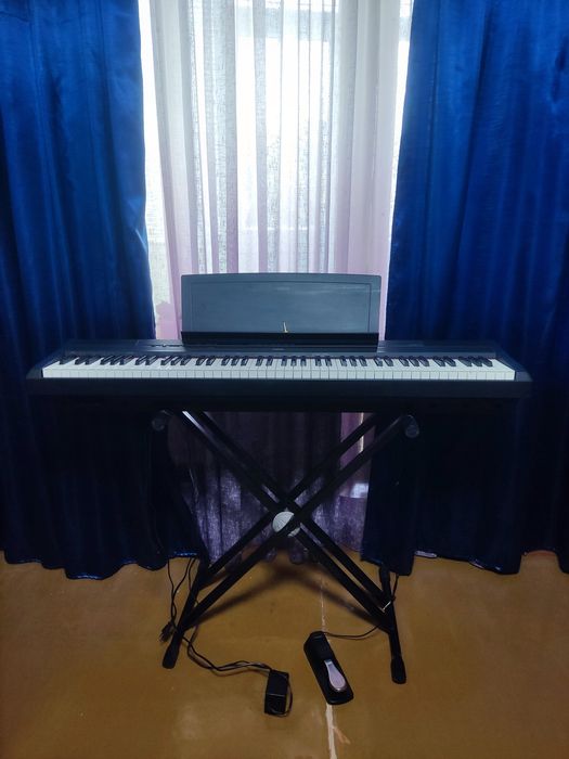 Продам Yamaha P-115B цифровое пианино.