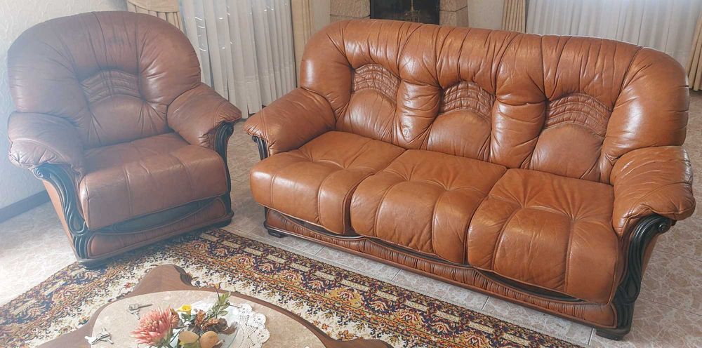 Conjunto de Sofás (Pele Genuína)