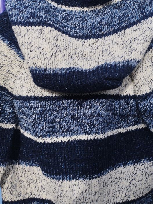 Casaco de criança. Lã. Artesanato.