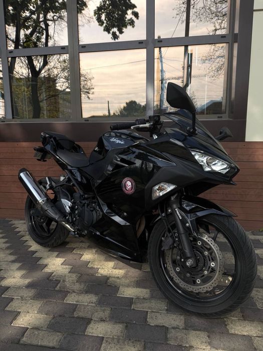 Мотоцикл Kawasaki Ninja 400 2018 рік