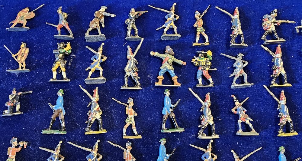 Zestaw ołowianych żołnierzyków