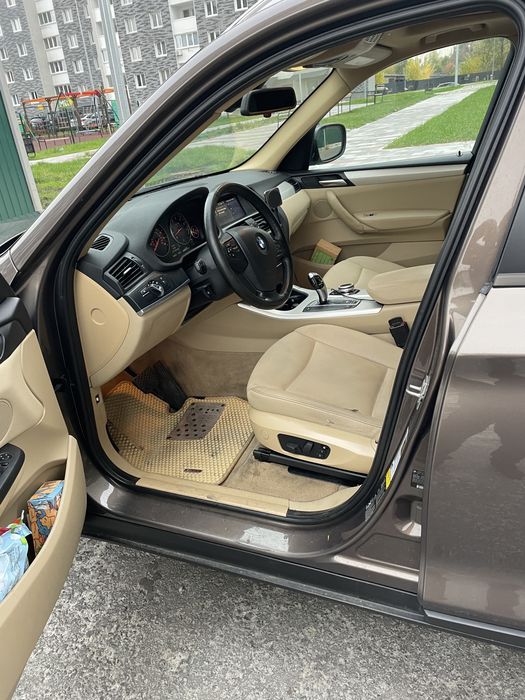 BMW X3 бензин 3.0 атмосфера, в родной краске 2011 г