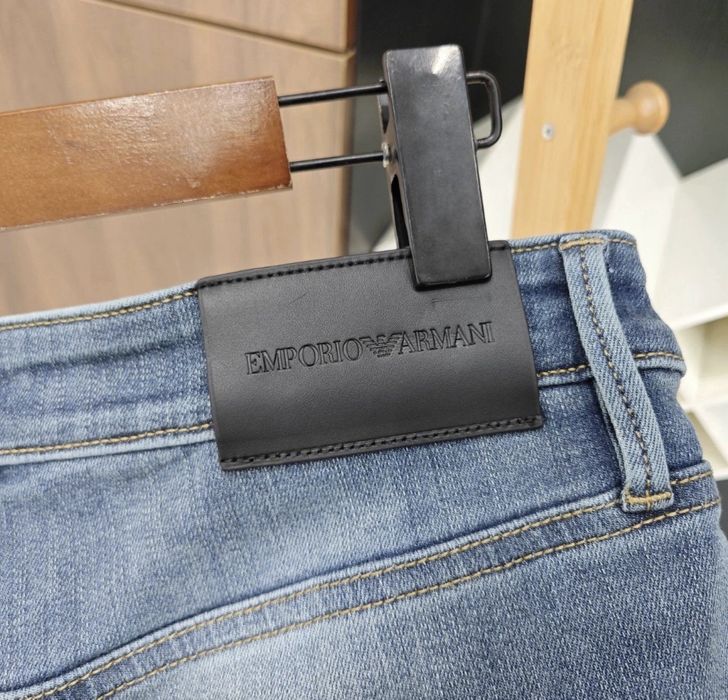 Джинси чоловічі Emporio Armani світлі з потертостями