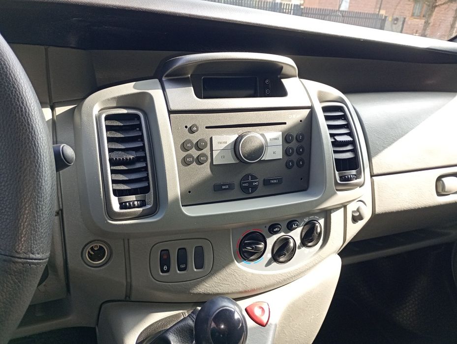 Opel Vivaro # 6 miejsc # super stan