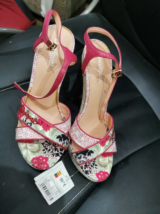Sapatos Desigual, 38, originais e ainda com etiqueta.