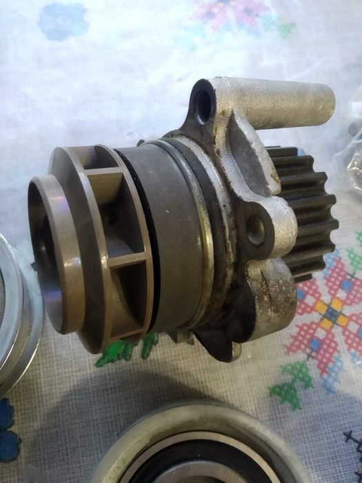 Комплект ГРМ з помпою