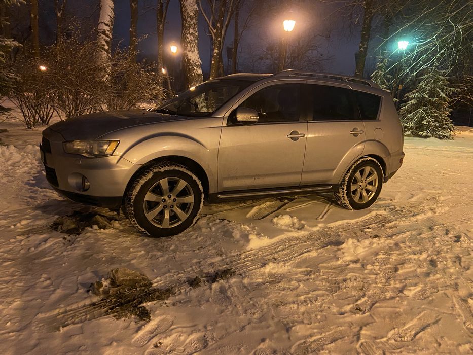 Mitsubishi outlander XL2010 rest 4wd