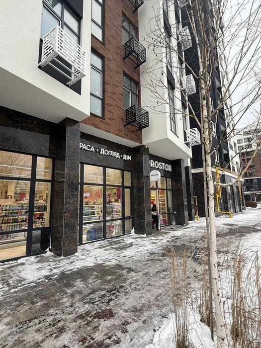 Оренда приміщення 42,4 м² | Синергія Сіті, панорамні вітрини