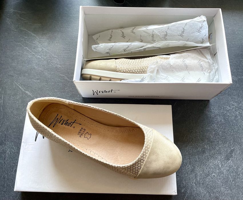 Sprzedam nowe beżowe damskie buty 41 John Wishot
