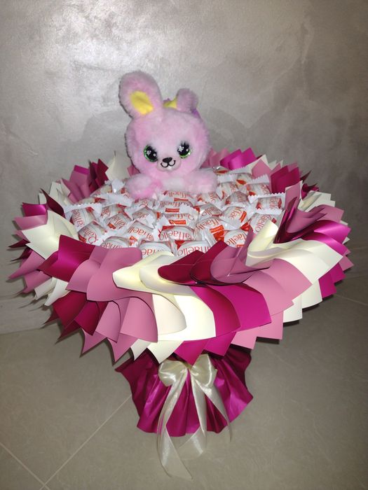 Bukiety boxy na każdą okazję róże mydlane i słodycze