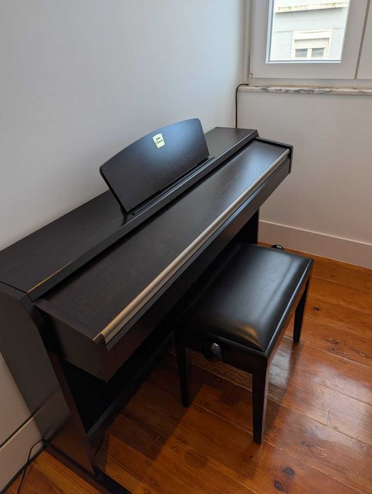Piano Yamaha Clavinova CLP 220