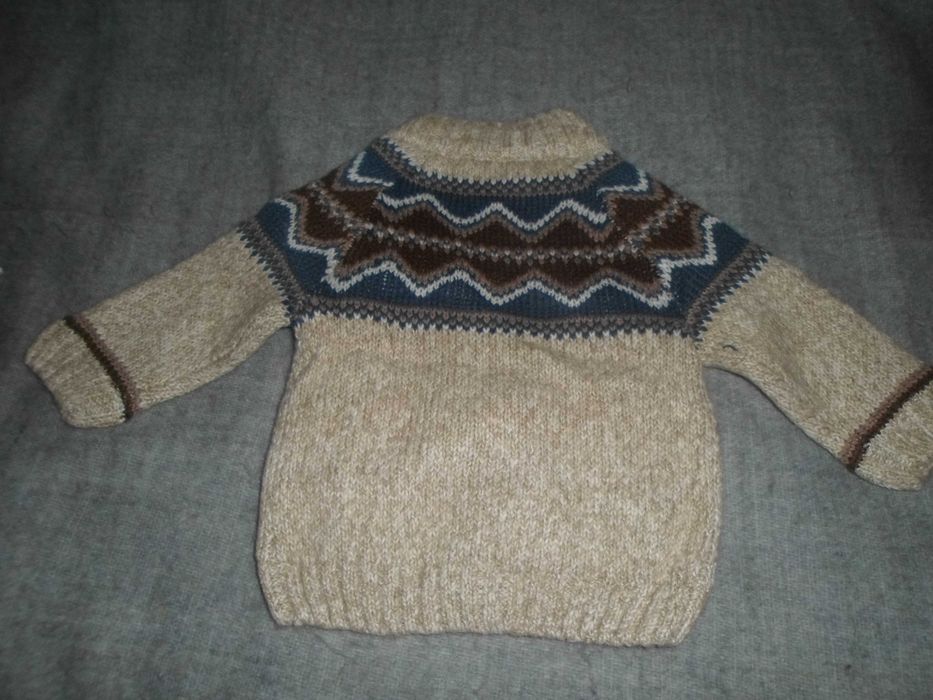 casaquinho novo com etiqueta para bebés