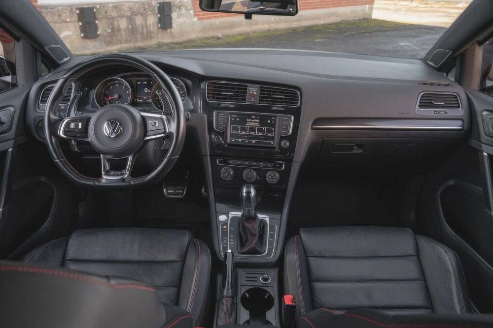 Volkswagen Golf GTI      2016