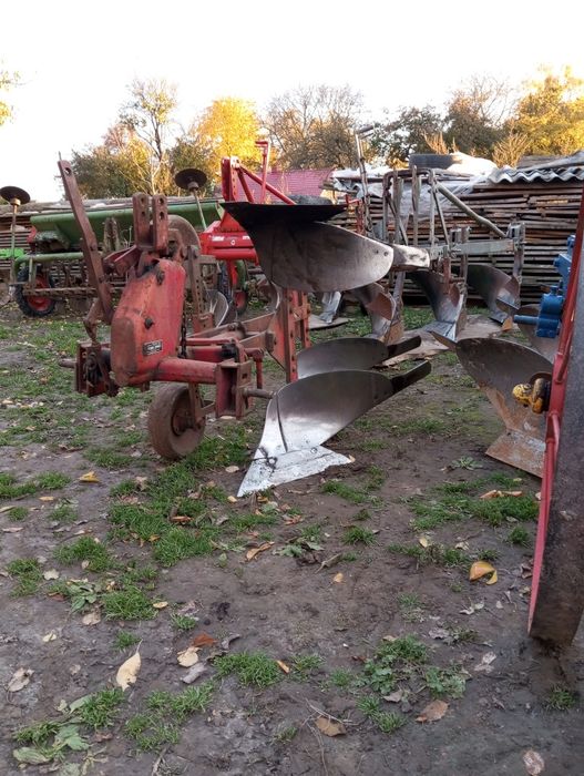 Продам плуги 2-30, 3-30