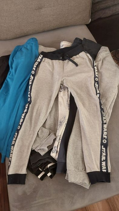 SPODNIE dresowe chłopiece 10szt. Rozm.134