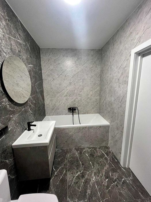 Продаж 1к квартири 52 кв. м на вул. Героїв Крут RUBI 28081