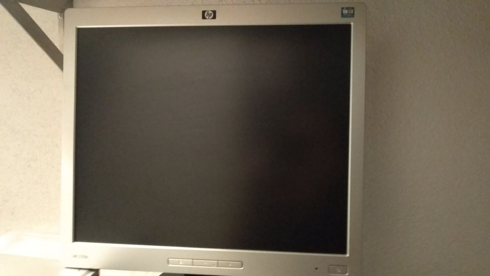 HP computer with monitor64730105036417124