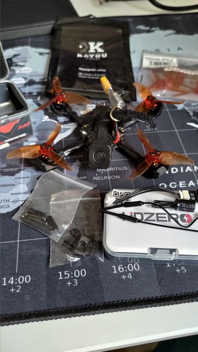 Dron Kayoumini 2.5 " HDZero plus dodatki