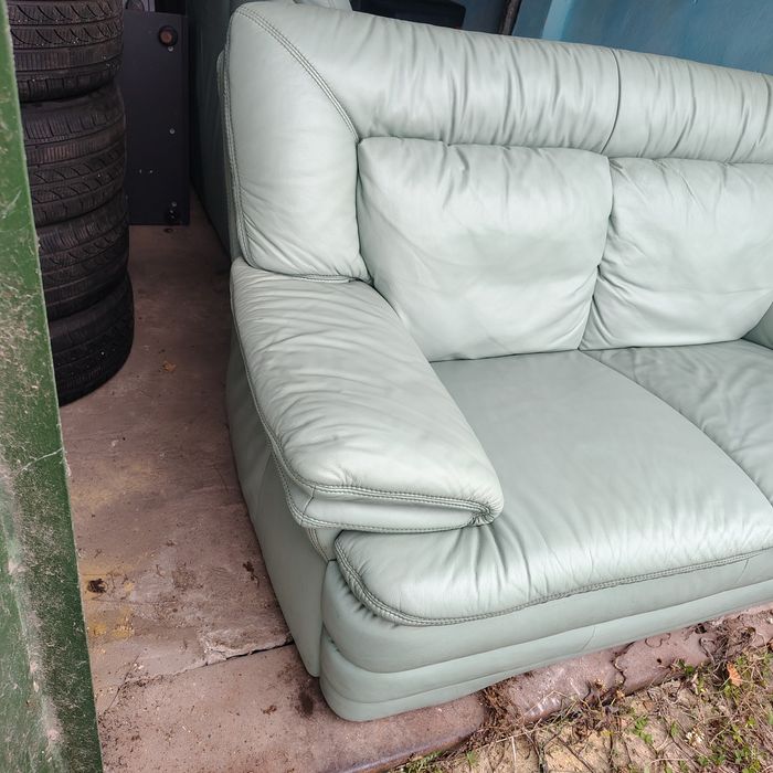 Продам  шкіряний гарнітур 3+2+1 .