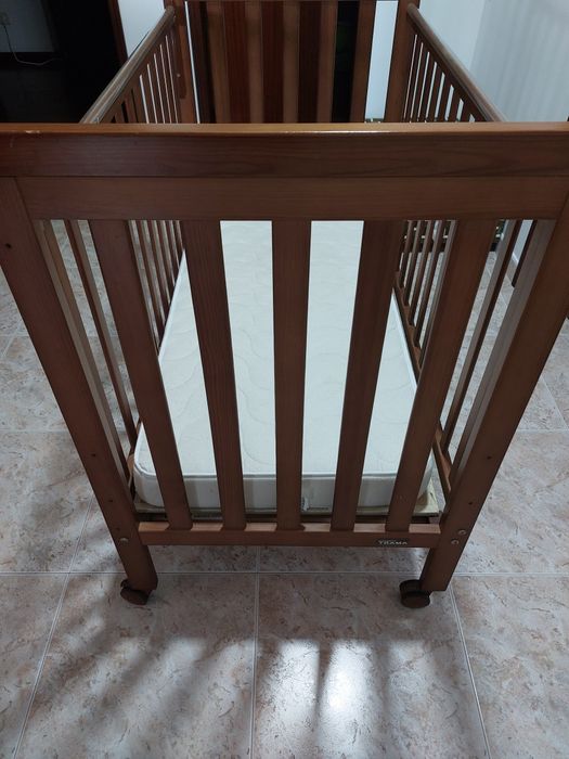 Cama de bebé,  marca Trama