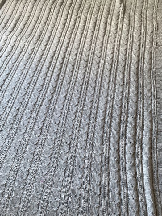 Komplet koc i dwie poduszki sweterkowe plecione warkocz szary