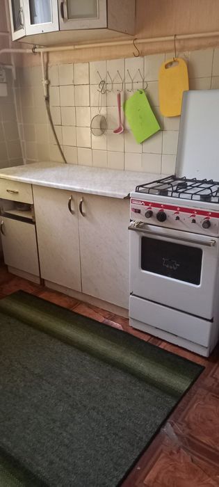 Продам 2-х кімнатну,  центр. Можливо по сертіфікату