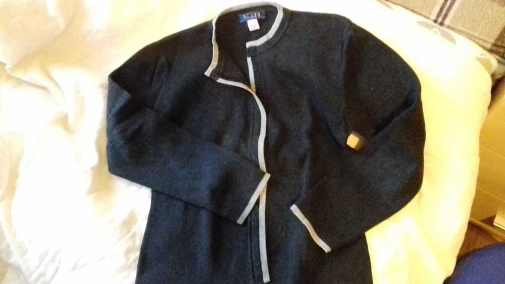 sprzedam dwu częściowy sweter