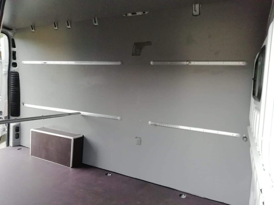 Listwa Airline 5 cm pólokrągła,mocowanie ładunku.