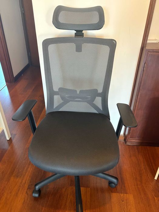 Secretária IKEA BRUSALI com 3 prateleiras
