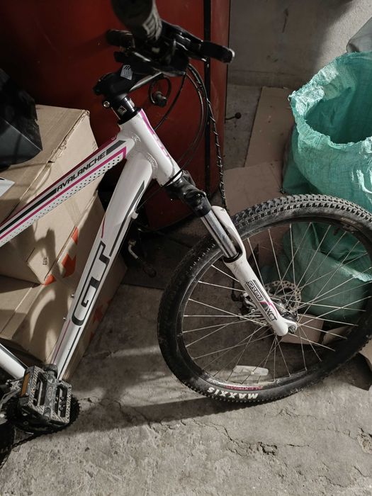 Продаю велосипед білий 5000