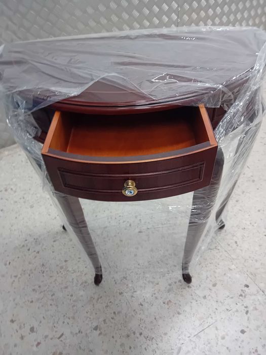 Mesa de Apoio completamente nova