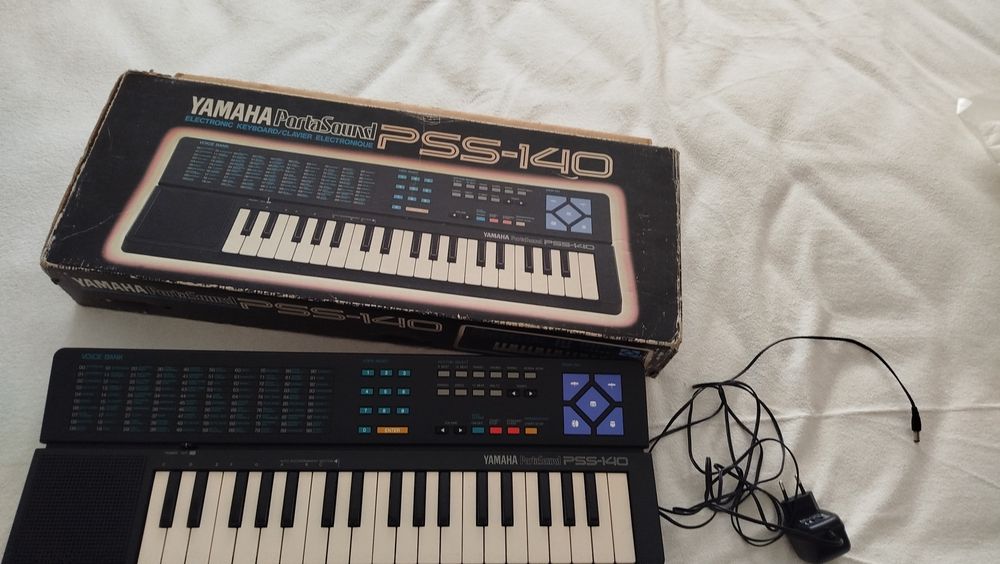 Teclado Yamaha PSS 140