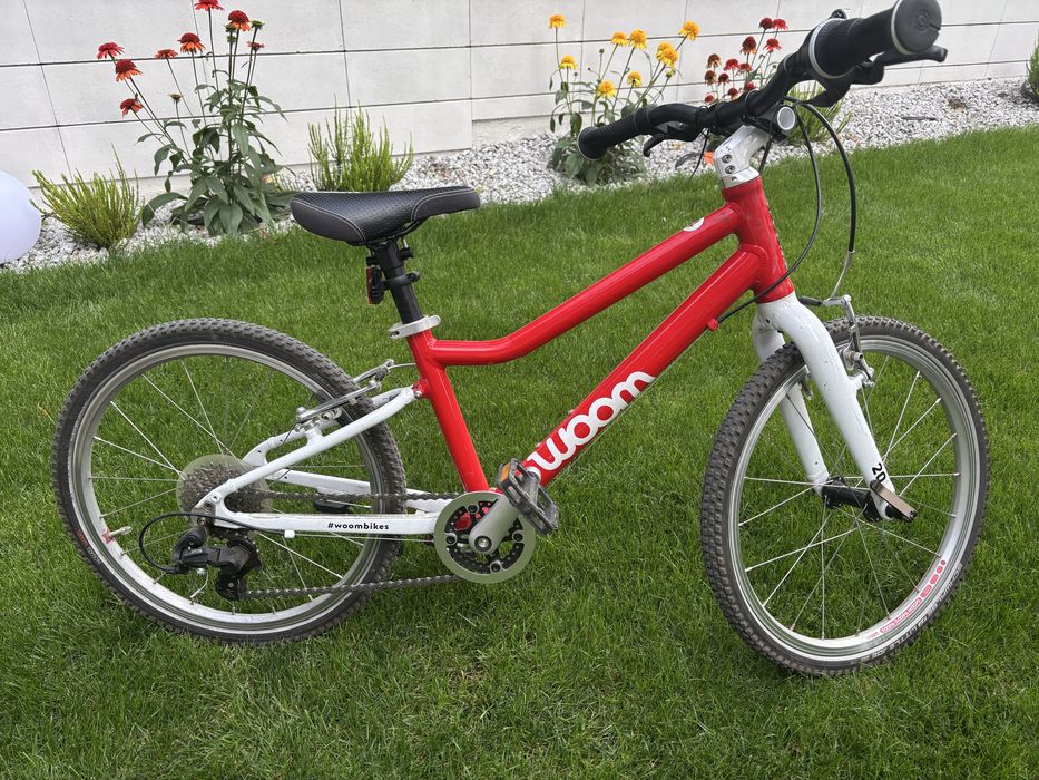 Rower woom 4 20 cali - czerwony ze stopką