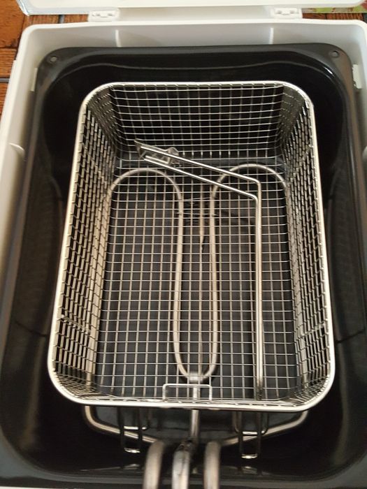 FRITADEIRA capacidade até 2,5 L NOVA