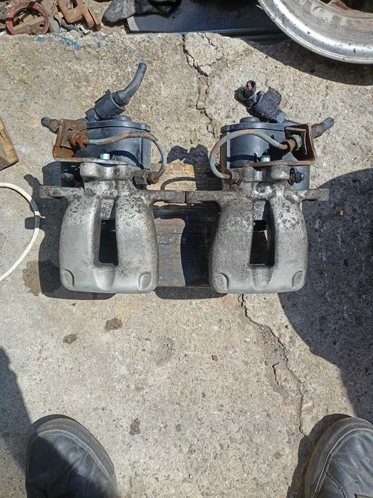 Zacisk Tylny Prawy / Tylny Lewy Passat B6/ Tarcze Klocki / Hamulce Tył