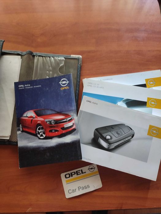 Opel Astra GTC 1.7cdti de 5 lugares