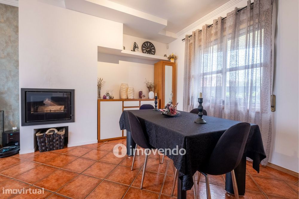 Moradia T3 mobilada e equipada, com garagem e jardim, na Mealhada