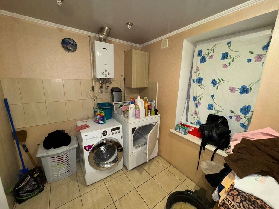 Дом на Ясногорке 4 комнаты до 6 человек не более.