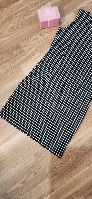 Vestido preto e branco