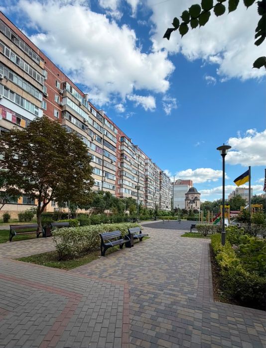 Продам 2 к квартиру під ремонт в центрі міста
