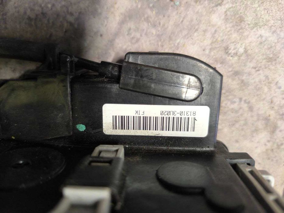 Замкок дверей передній задній правий лівий Kia SL 2010-2015