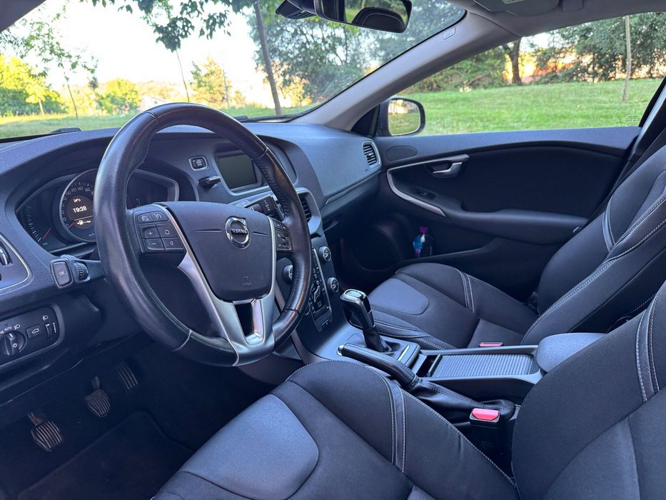 Volvo V40