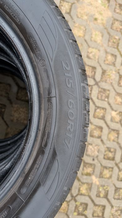 Opony Goodyear EfficientGrip SUV 215/60R17