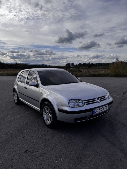 Volkswagen Golf  4