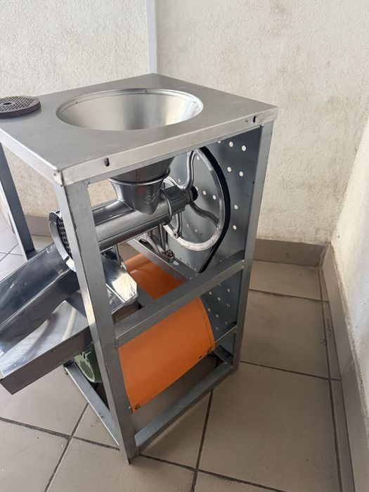 М’ясорубка промислова Vektor XH-32 на 300 кг/год.