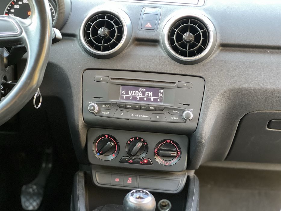 Audi A1 SPORT - 1.6Tdi  - NACIONAL
