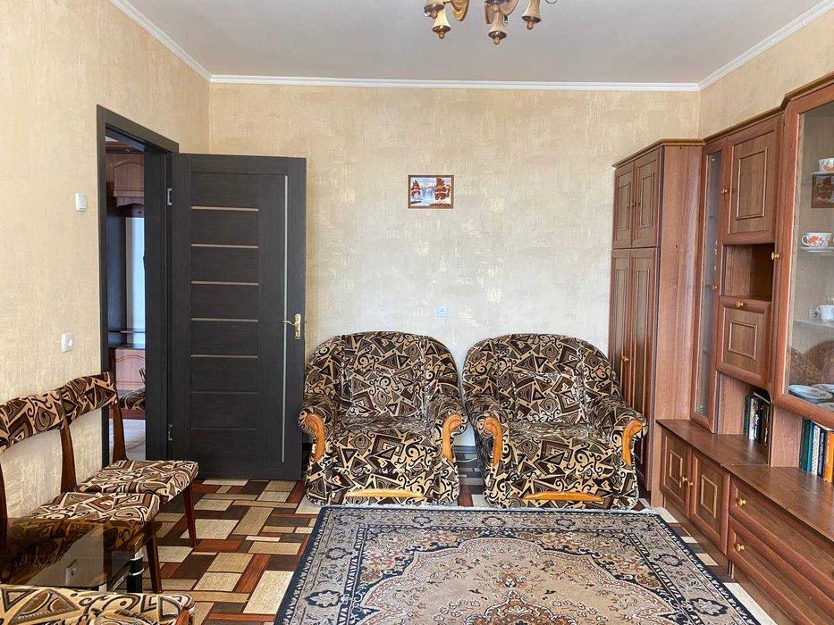 Простора 1-к  45 м²  біля метро Харківська/Позняки. Вишняківська,3